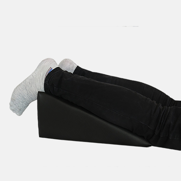 مثلث زیر پایی